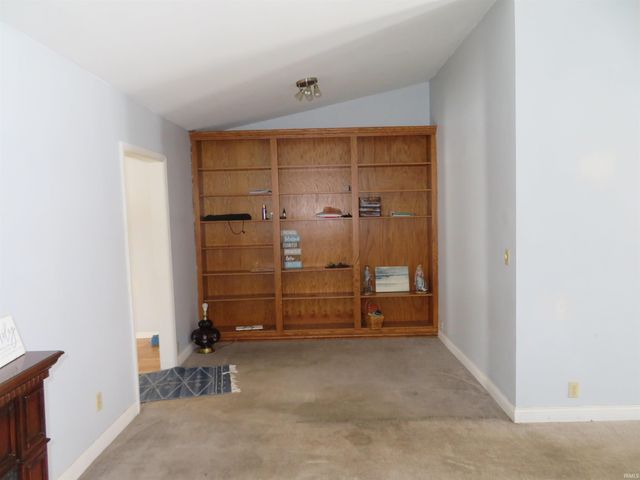 1228 MEADOWBROOK Drive, Kokomo, IN 46902