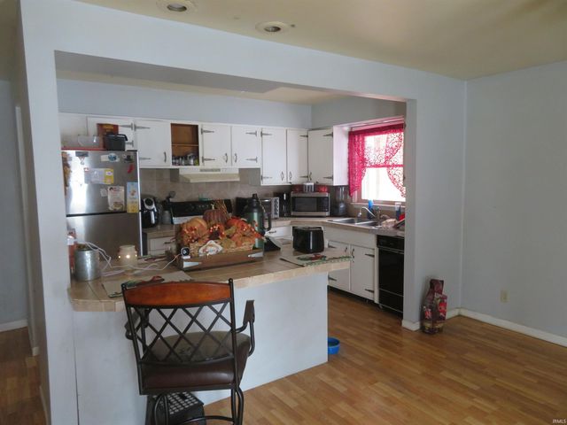 1228 MEADOWBROOK Drive, Kokomo, IN 46902