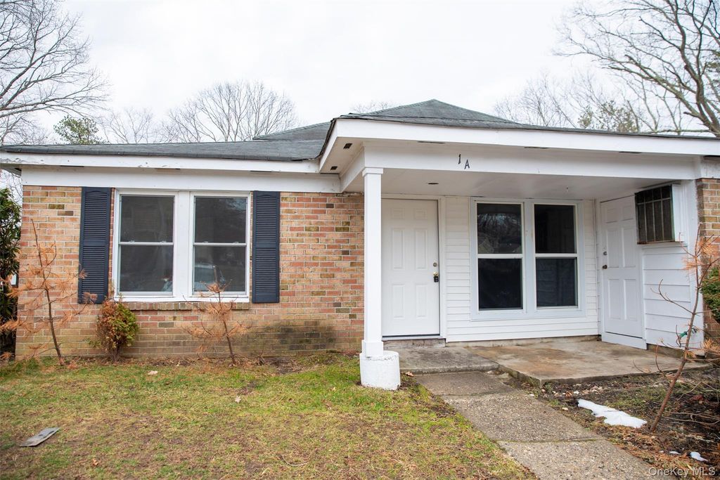 1 A Jamestown Court, Ridge, NY 11961