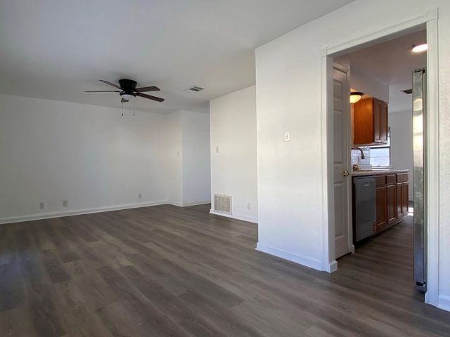 5813 SIGNAL PT, Austin, TX 78724