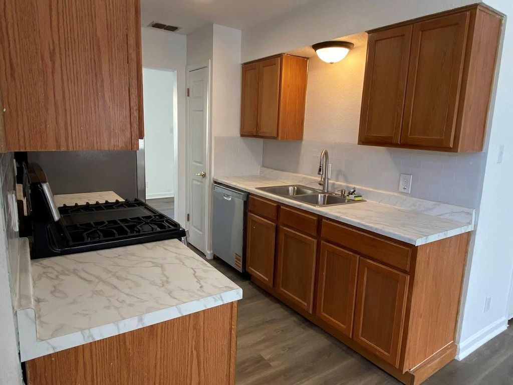 5813 SIGNAL PT, Austin, TX 78724