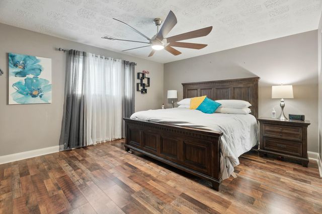 902 E X Street, Deer Park, TX 77536