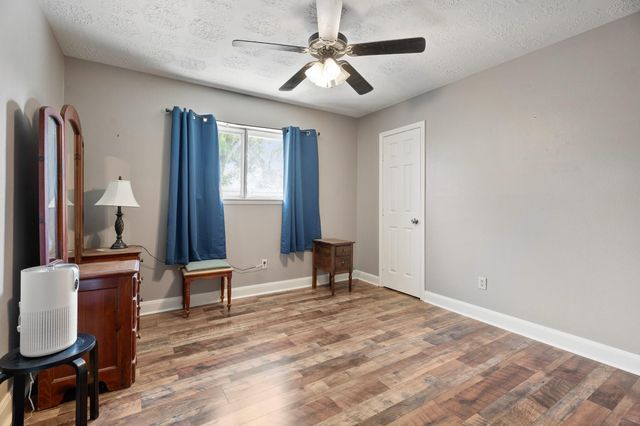 902 E X Street, Deer Park, TX 77536