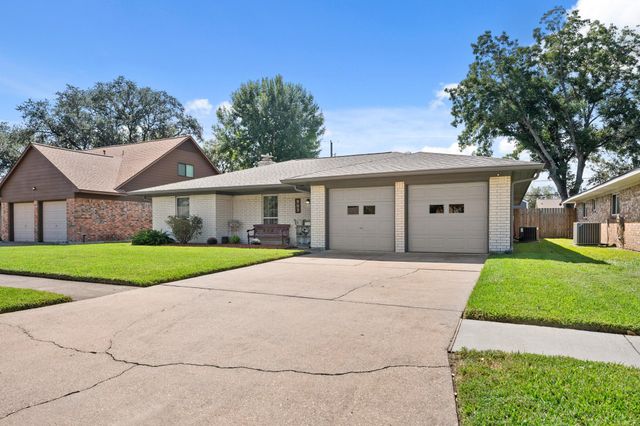 902 E X Street, Deer Park, TX 77536