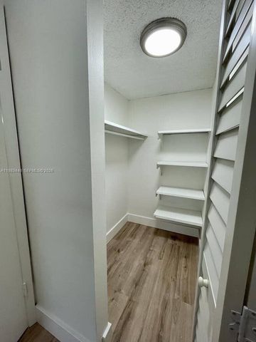 4725 NW 7th St 305-3, Miami, FL 33126