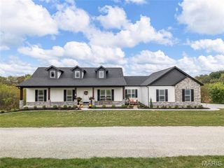 4 Ashley Lane, Hawk Point, MO 63349