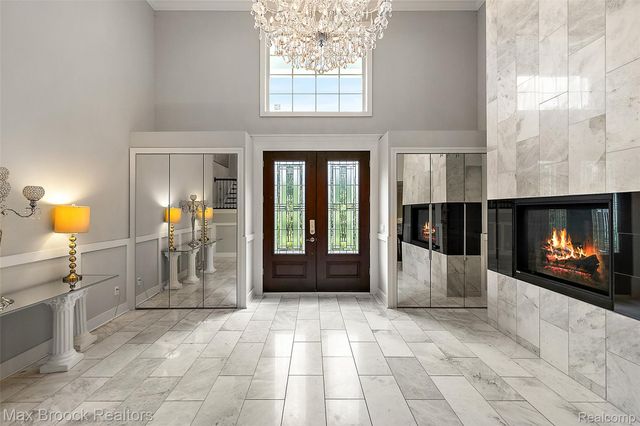 3774 Quarton Road, Bloomfield Charter Township, MI 48302