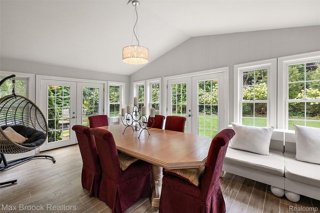 3774 Quarton Road, Bloomfield Charter Township, MI 48302