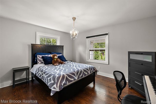 3774 Quarton Road, Bloomfield Charter Township, MI 48302
