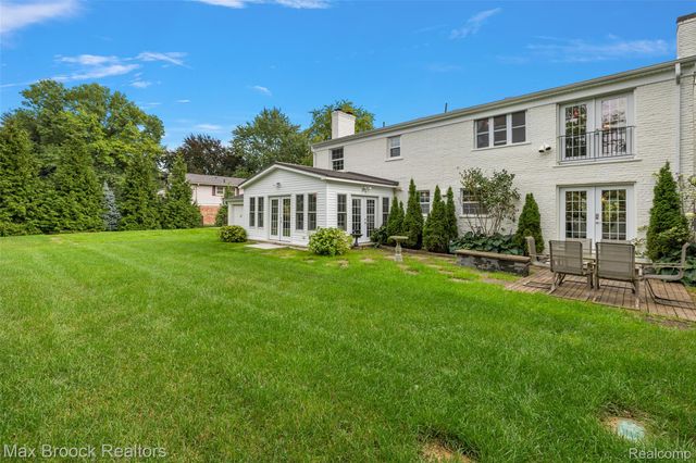 3774 Quarton Road, Bloomfield Charter Township, MI 48302