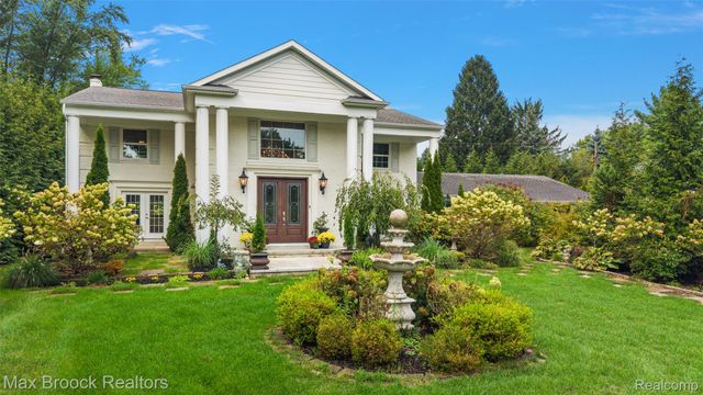 3774 Quarton Road, Bloomfield Charter Township, MI 48302