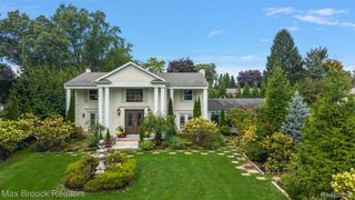 3774 Quarton Road, Bloomfield Charter Township, MI 48302
