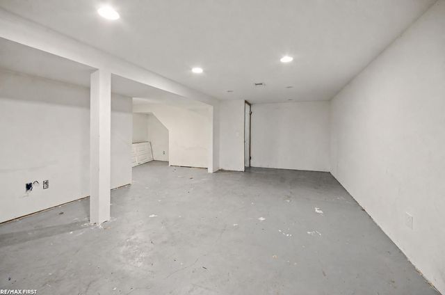 35247 Kelly Road, Clinton Twp, MI 48035