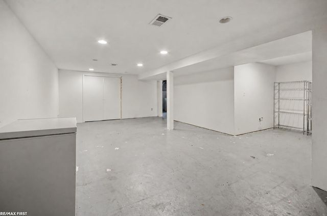 35247 Kelly Road, Clinton Twp, MI 48035