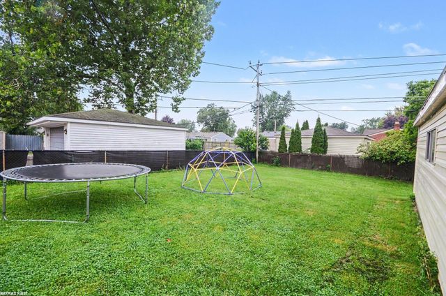 35247 Kelly Road, Clinton Twp, MI 48035