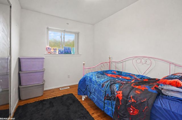 35247 Kelly Road, Clinton Twp, MI 48035