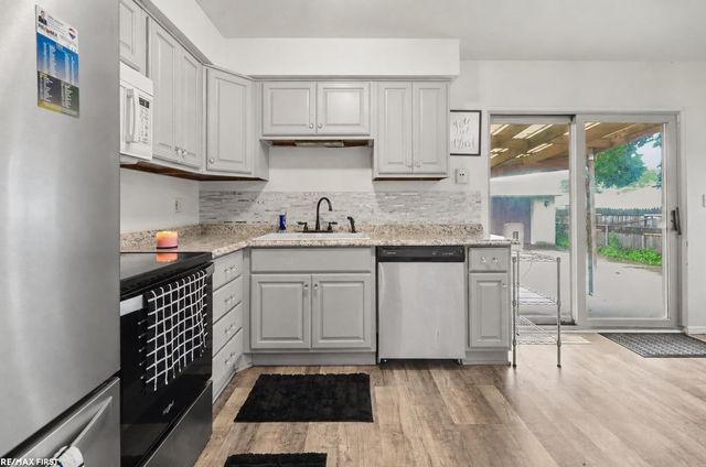 35247 Kelly Road, Clinton Twp, MI 48035
