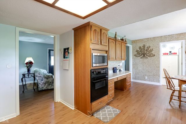 8175 S Mitthoeffer Road, Indianapolis, IN 46259