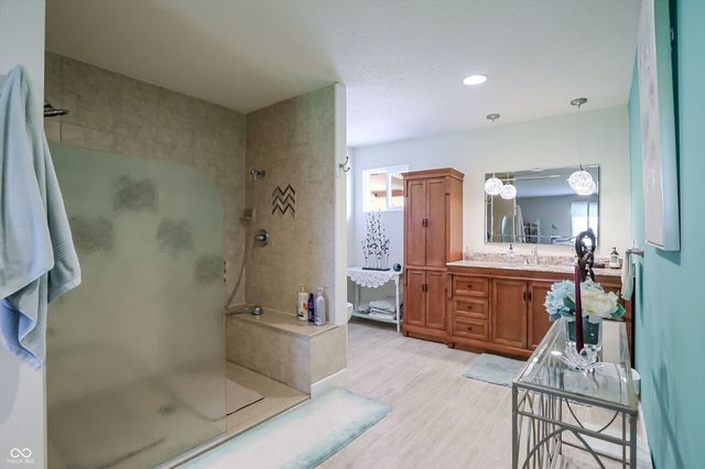 8175 S Mitthoeffer Road, Indianapolis, IN 46259