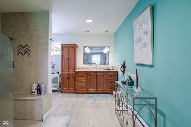 8175 S Mitthoeffer Road, Indianapolis, IN 46259