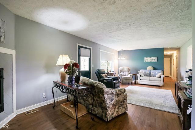 8175 S Mitthoeffer Road, Indianapolis, IN 46259