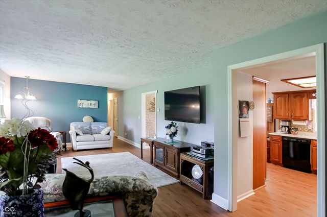 8175 S Mitthoeffer Road, Indianapolis, IN 46259