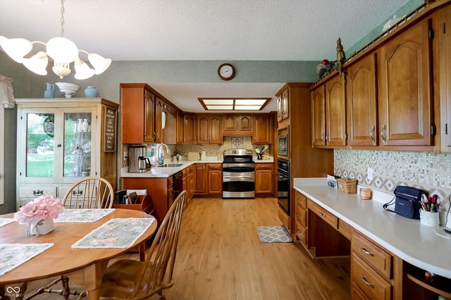 8175 S Mitthoeffer Road, Indianapolis, IN 46259