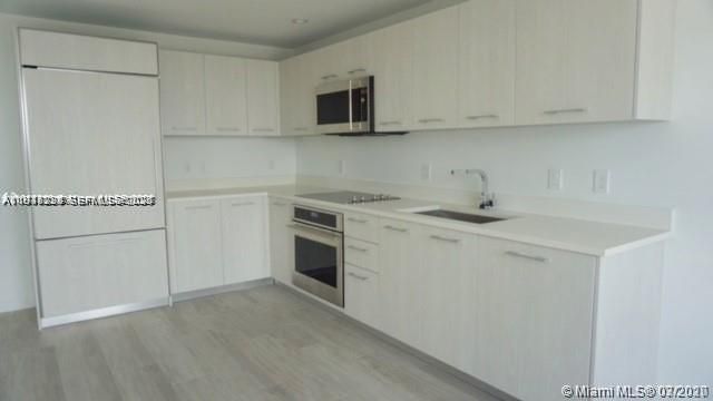 55 SW 9th St 3307, Miami, FL 33130