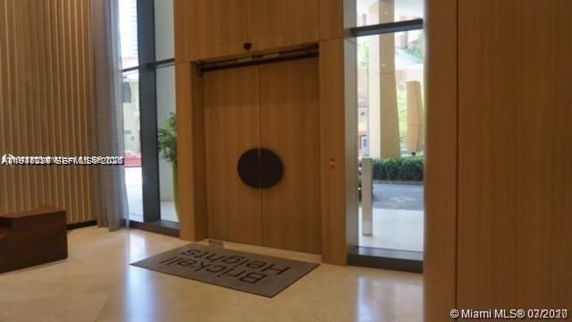 55 SW 9th St 3307, Miami, FL 33130