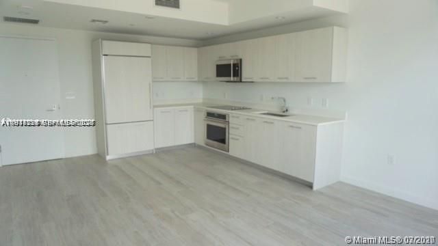 55 SW 9th St 3307, Miami, FL 33130