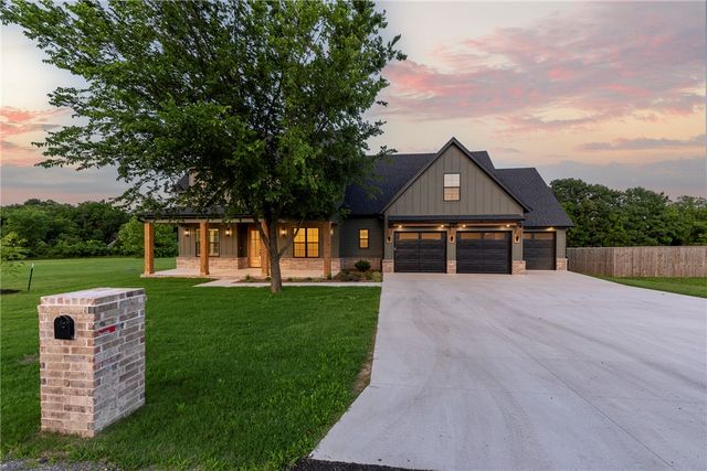 12 McDole Lane, Bella Vista, AR 72715