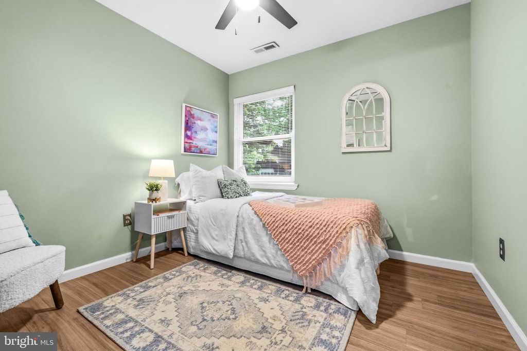 Image 15 of property listing at 4725 FREDERICK AVE, Shady Side, MD 20764