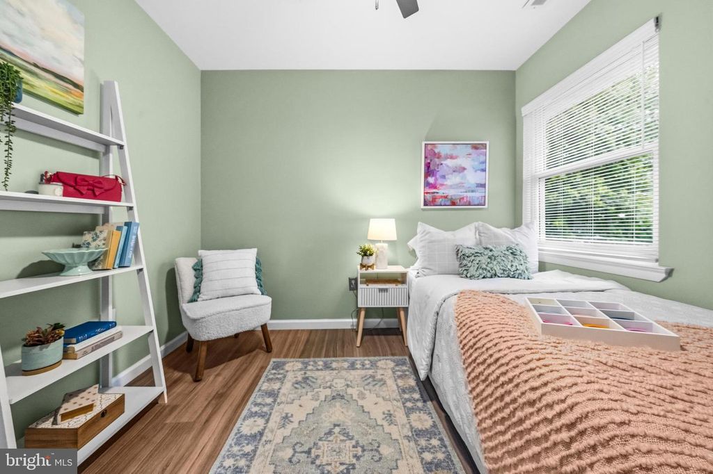 Image 16 of property listing at 4725 FREDERICK AVE, Shady Side, MD 20764