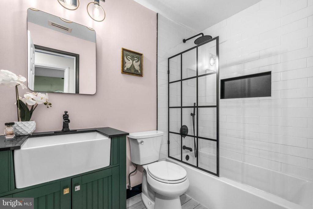 Image 17 of property listing at 4725 FREDERICK AVE, Shady Side, MD 20764