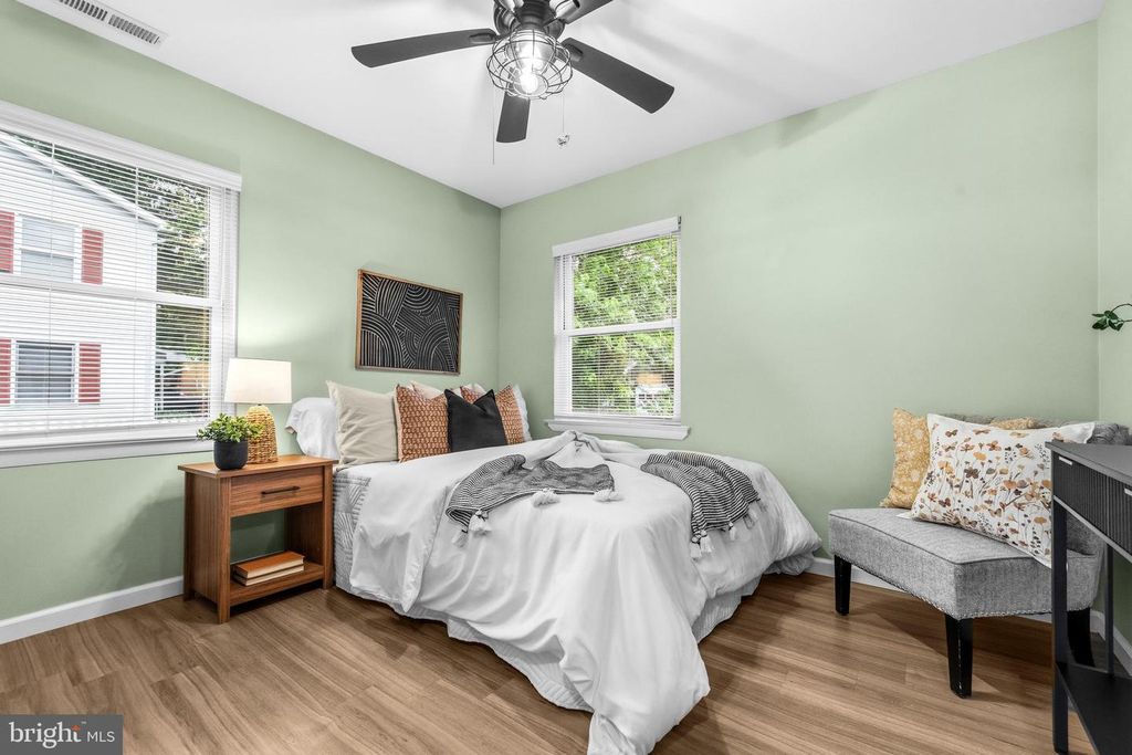 Image 18 of property listing at 4725 FREDERICK AVE, Shady Side, MD 20764