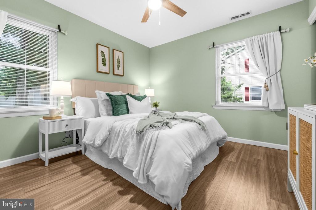 Image 21 of property listing at 4725 FREDERICK AVE, Shady Side, MD 20764