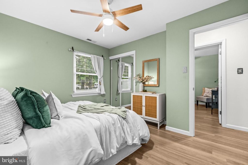 Image 22 of property listing at 4725 FREDERICK AVE, Shady Side, MD 20764