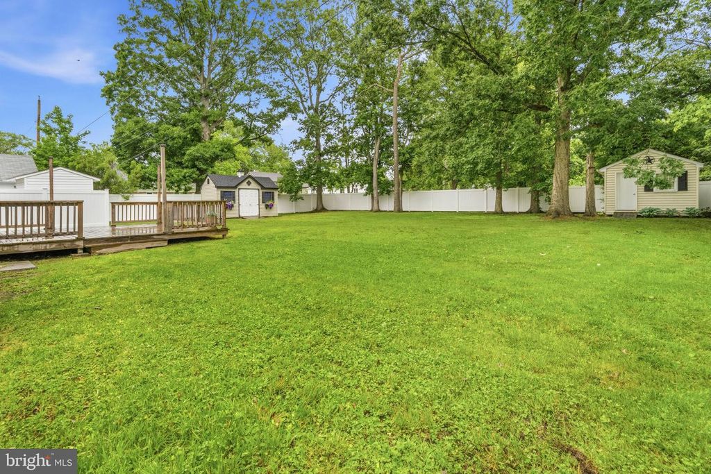 Image 27 of property listing at 4725 FREDERICK AVE, Shady Side, MD 20764