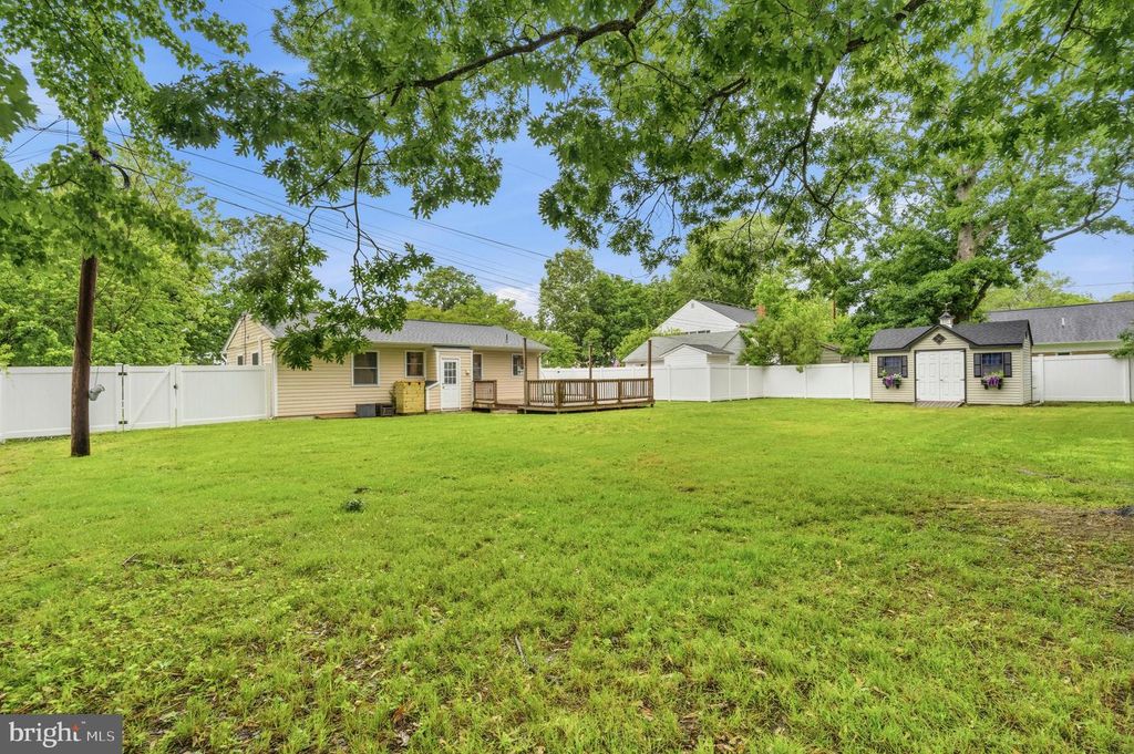 Image 28 of property listing at 4725 FREDERICK AVE, Shady Side, MD 20764