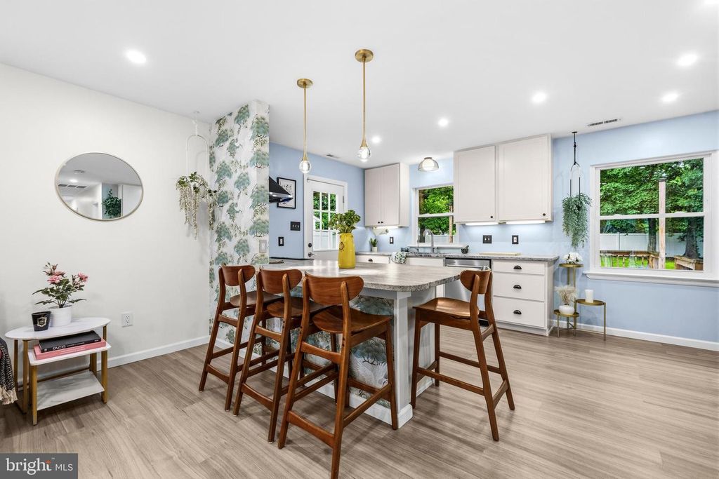 Image 9 of property listing at 4725 FREDERICK AVE, Shady Side, MD 20764