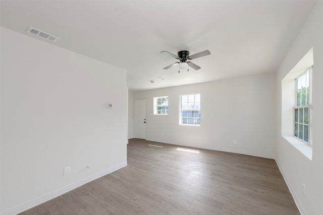 3924 Dismount Street, Dallas, TX 75211