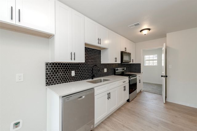 3924 Dismount Street, Dallas, TX 75211