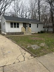 1326 Pontiac Avenue, Akron, OH 44307