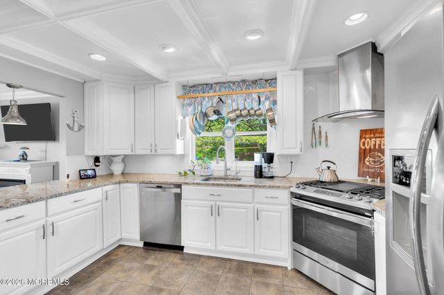24 Taylor Avenue, North Middletown, NJ 07748