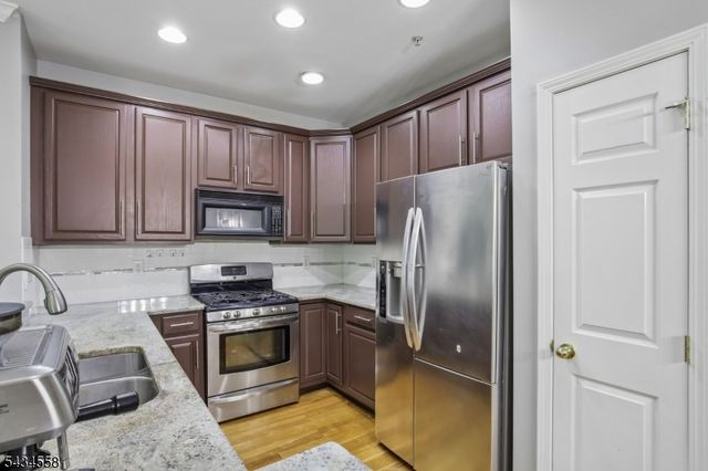 118 Donato Cir, Scotch Plains Twp., NJ 07076