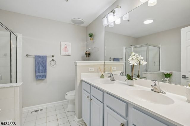 118 Donato Cir, Scotch Plains Twp., NJ 07076