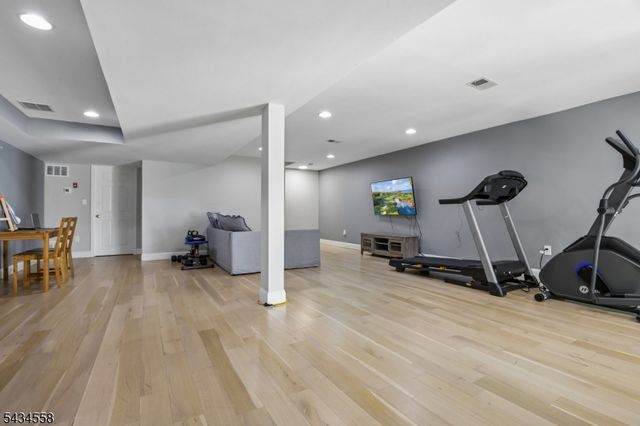 118 Donato Cir, Scotch Plains Twp., NJ 07076