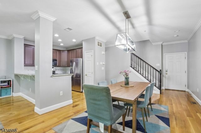 118 Donato Cir, Scotch Plains Twp., NJ 07076