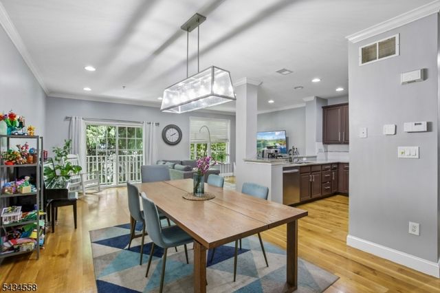 118 Donato Cir, Scotch Plains Twp., NJ 07076