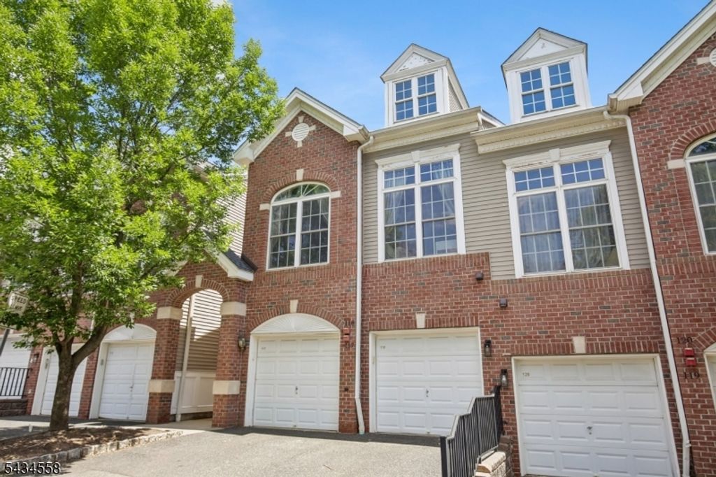 118 Donato Cir, Scotch Plains Twp., NJ 07076